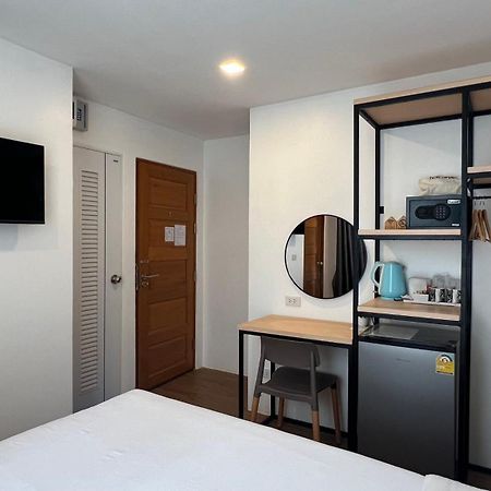 Hotel B3 House Kamala Beach Esterno foto