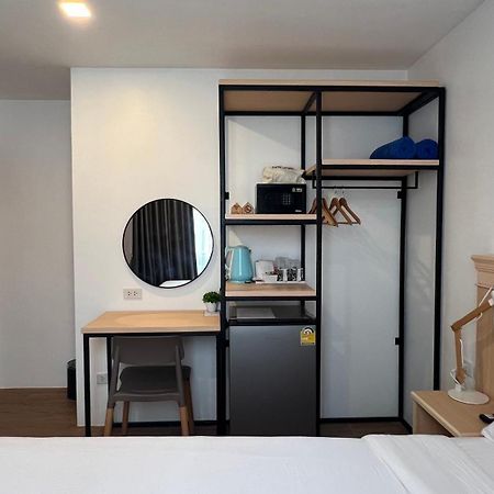 Hotel B3 House Kamala Beach Esterno foto