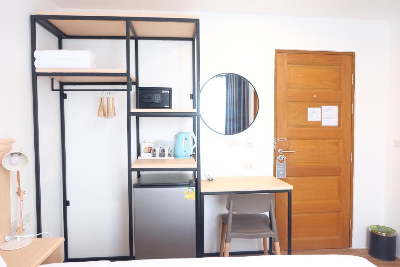 Hotel B3 House Kamala Beach Esterno foto