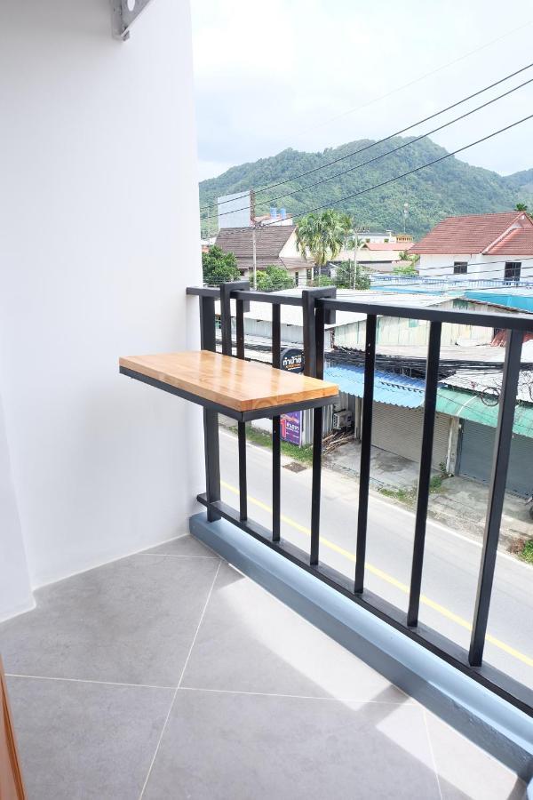 Hotel B3 House Kamala Beach Esterno foto