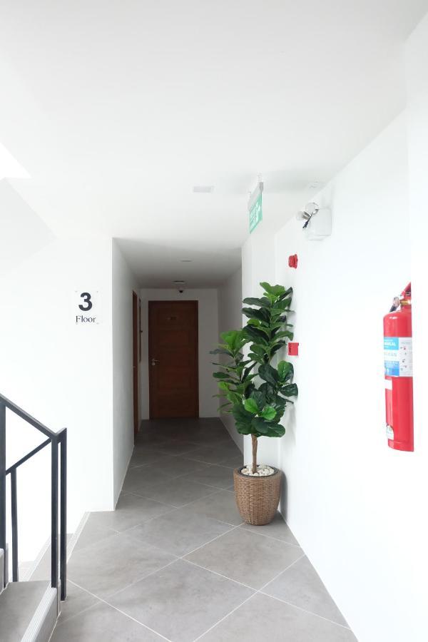 Hotel B3 House Kamala Beach Esterno foto
