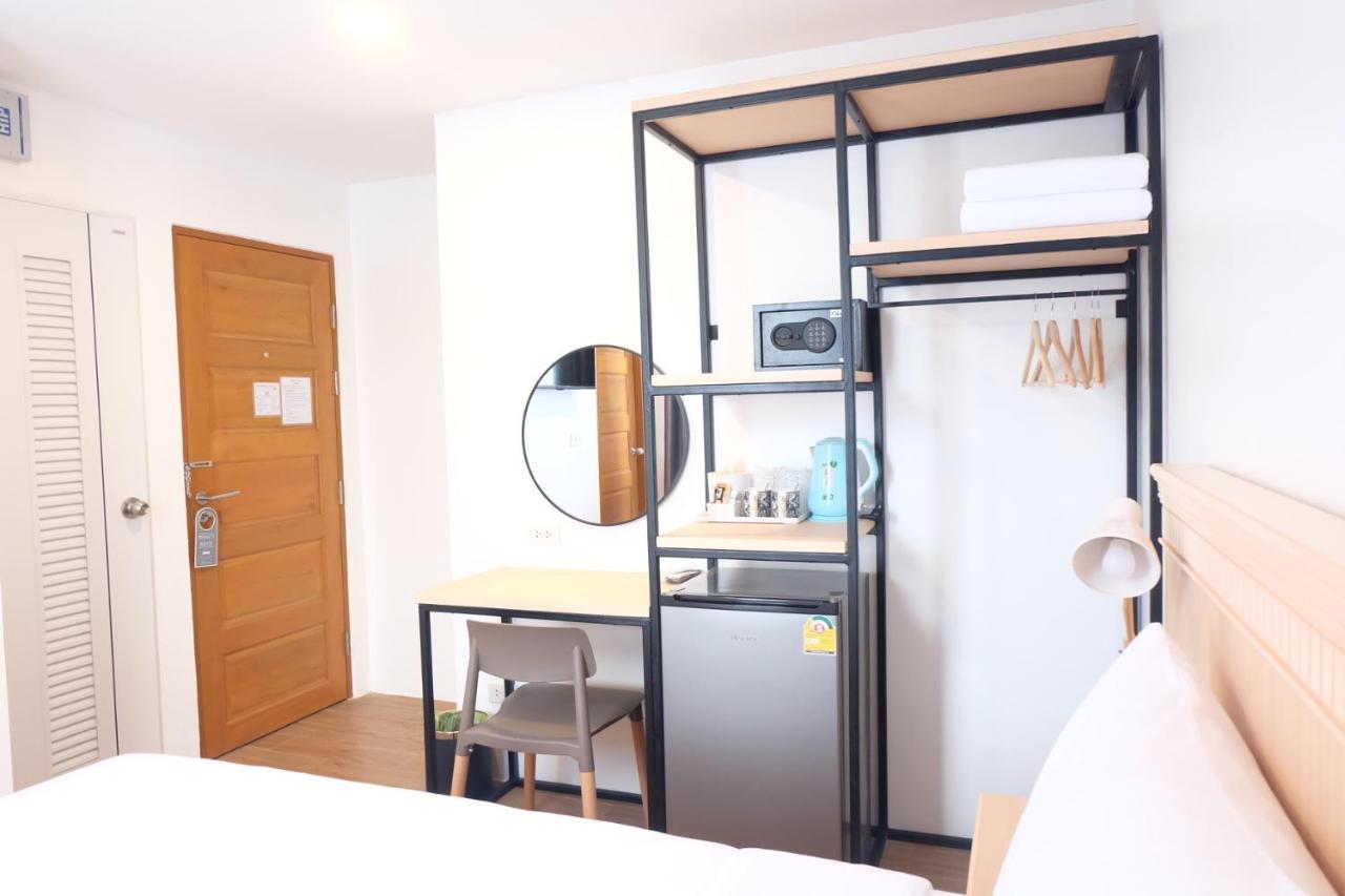 Hotel B3 House Kamala Beach Esterno foto