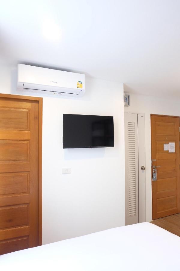 Hotel B3 House Kamala Beach Esterno foto