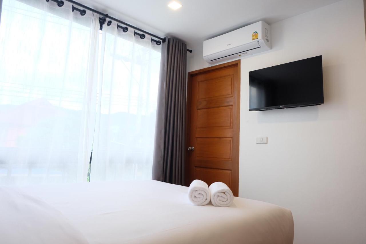 Hotel B3 House Kamala Beach Esterno foto