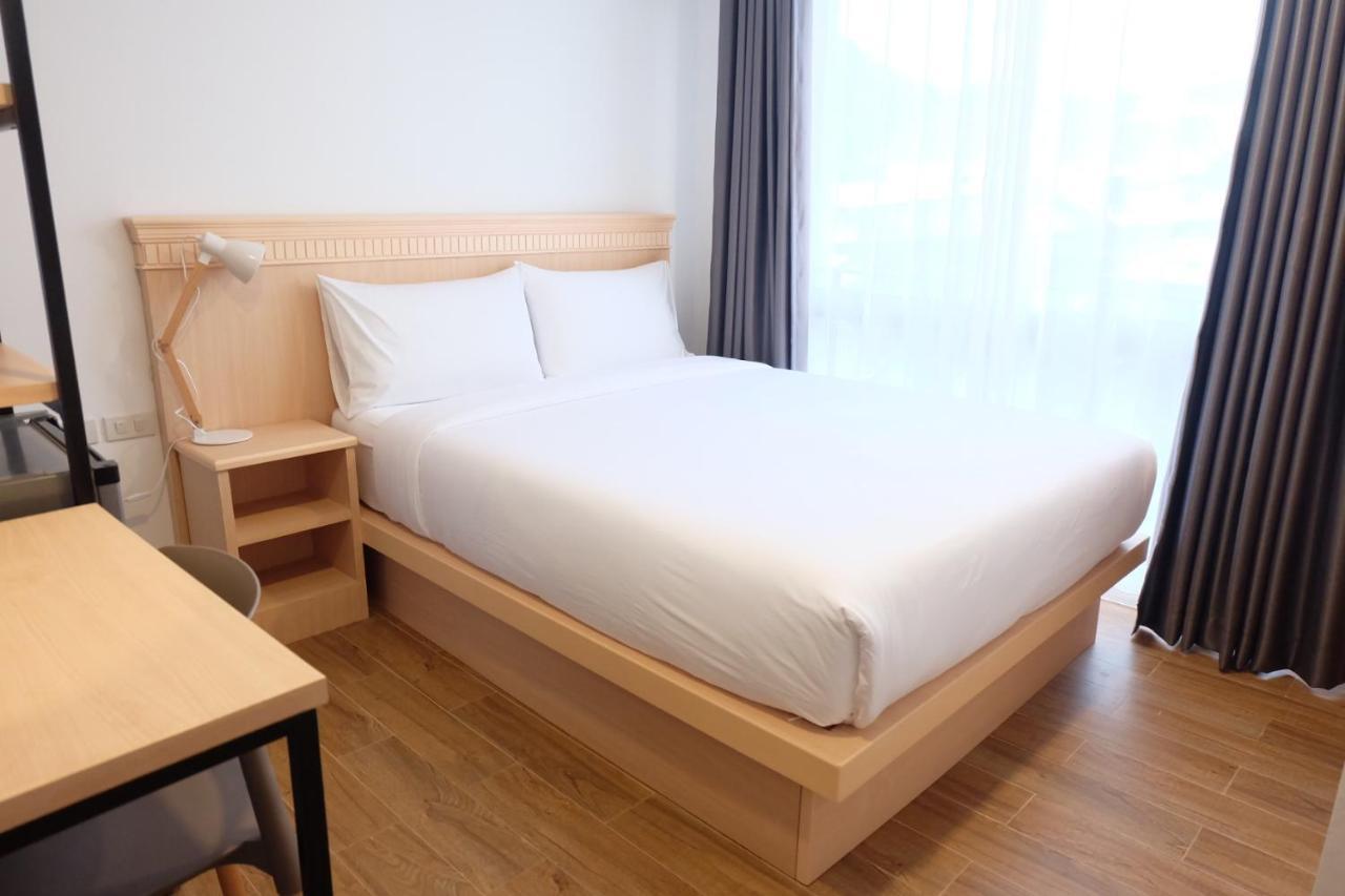 Hotel B3 House Kamala Beach Esterno foto